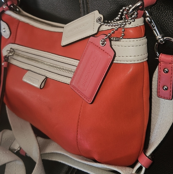 Coach Daisy Spectator Vermillion_ Sand Leather Mini Hobo Bag 2 Straps F23951 - Picture 12 of 16